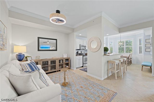 9715 Acqua CT 116, Naples, FL 34113