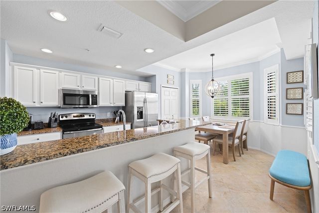 9715 Acqua CT 116, Naples, FL 34113