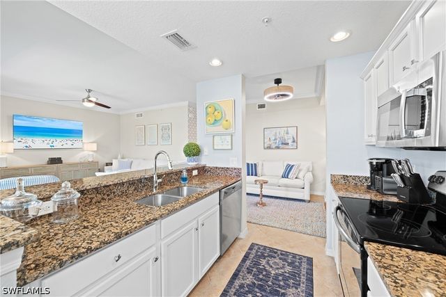 9715 Acqua CT 116, Naples, FL 34113