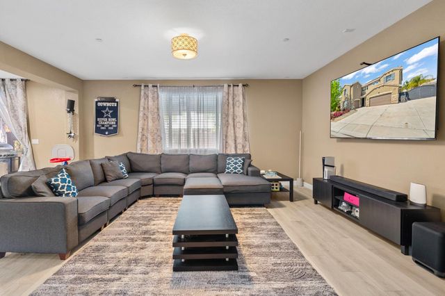 2317 Mathar Dr, Manteca, CA 95337