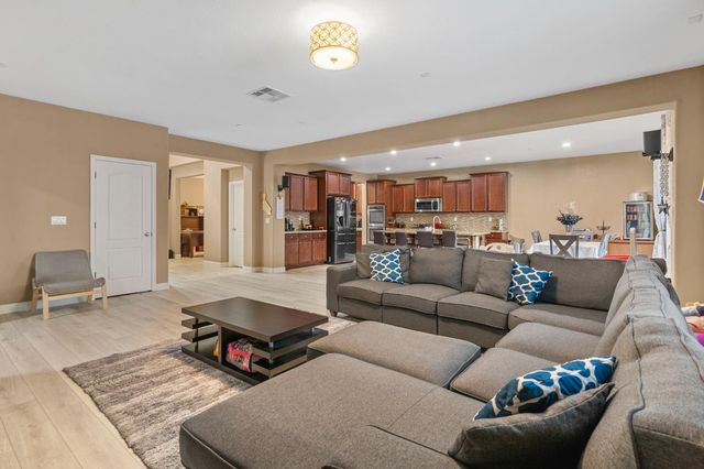 2317 Mathar Dr, Manteca, CA 95337