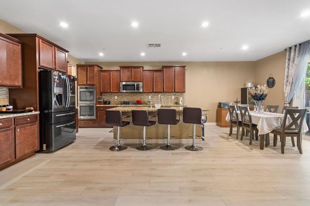 2317 Mathar Dr, Manteca, CA 95337