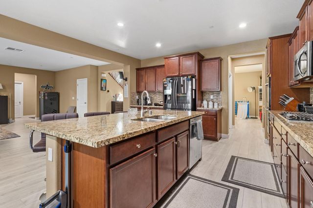 2317 Mathar Dr, Manteca, CA 95337