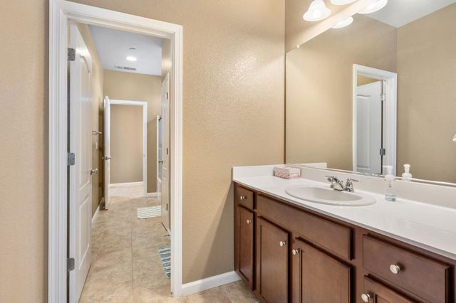 2317 Mathar Dr, Manteca, CA 95337