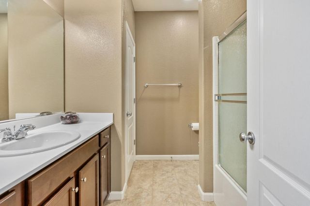 2317 Mathar Dr, Manteca, CA 95337