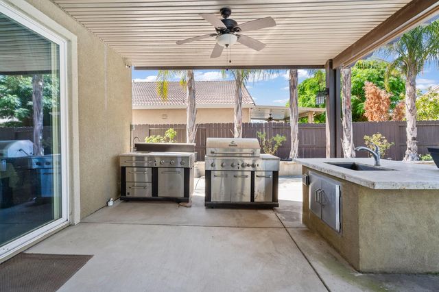 2317 Mathar Dr, Manteca, CA 95337