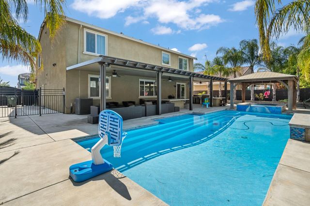 2317 Mathar Dr, Manteca, CA 95337