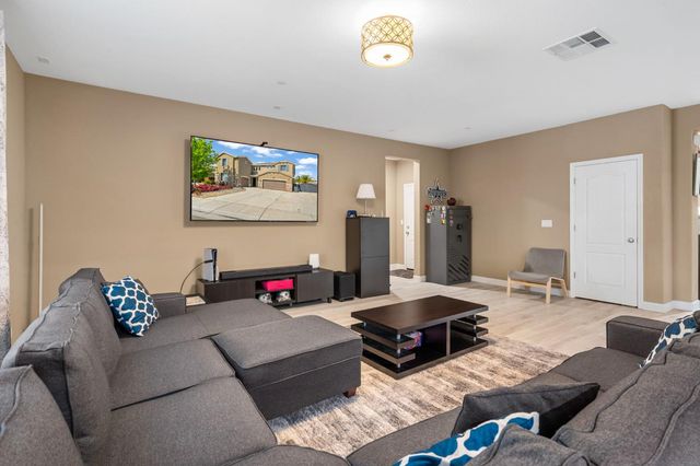 2317 Mathar Dr, Manteca, CA 95337