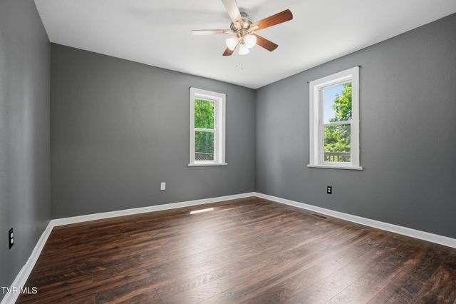 1516 Rock Rose Road, Bristol, TN 37620