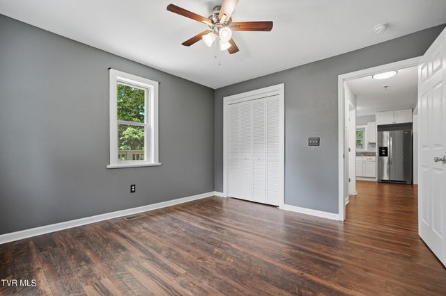 1516 Rock Rose Road, Bristol, TN 37620