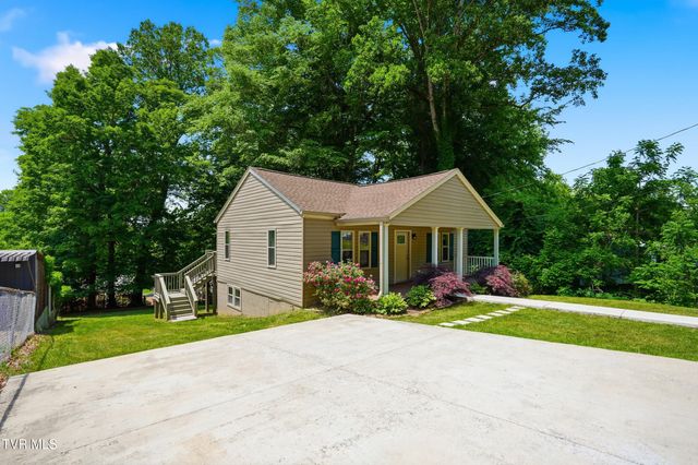 1516 Rock Rose Road, Bristol, TN 37620