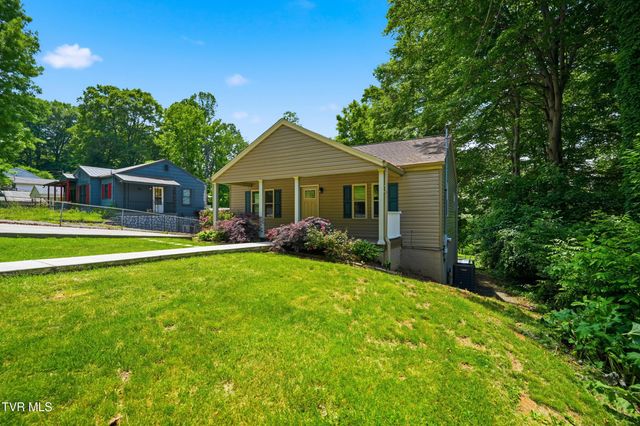 1516 Rock Rose Road, Bristol, TN 37620
