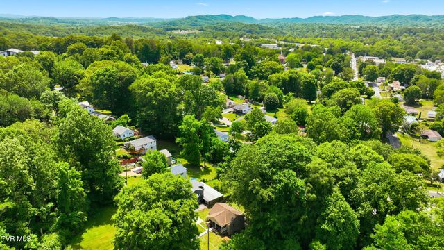1516 Rock Rose Road, Bristol, TN 37620