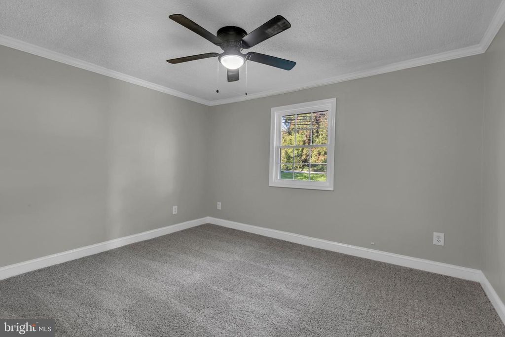 4477 MOUNTAIN RD, Lake Shore, MD 21122