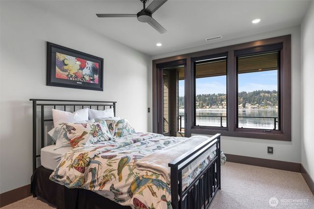 5629 Pleasure Point Lane SE, Bellevue, WA 98006