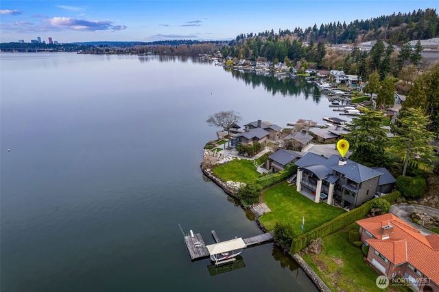 5629 Pleasure Point Lane SE, Bellevue, WA 98006
