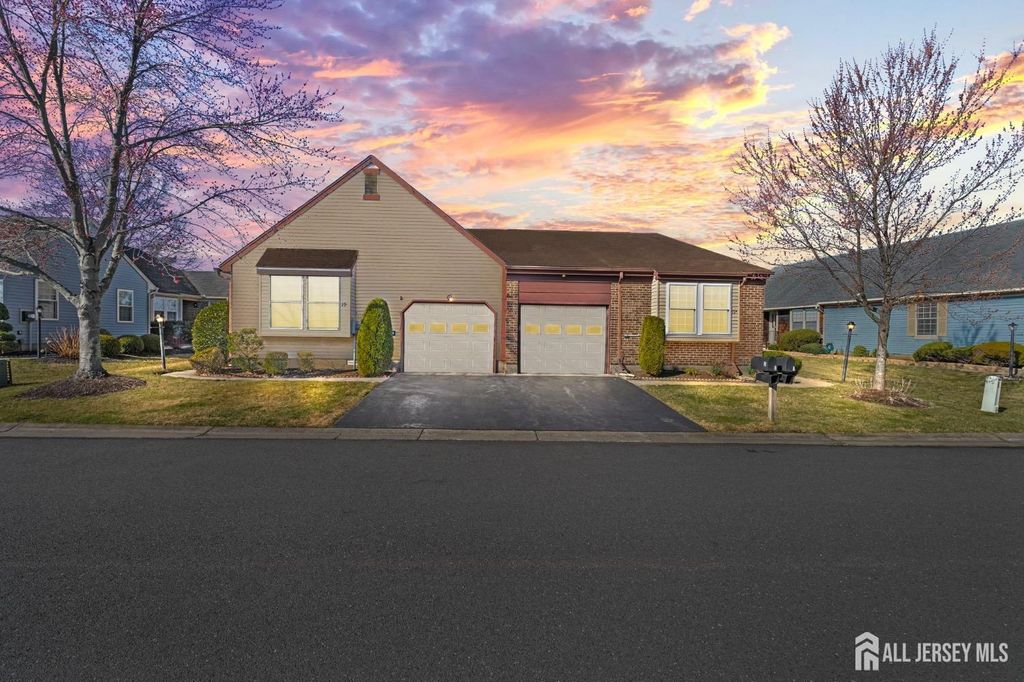 19 John Paul Jones Drive B, Monroe, NJ 08831