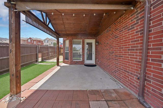 1348 Dallshan Drive, Carrollton, TX 75007