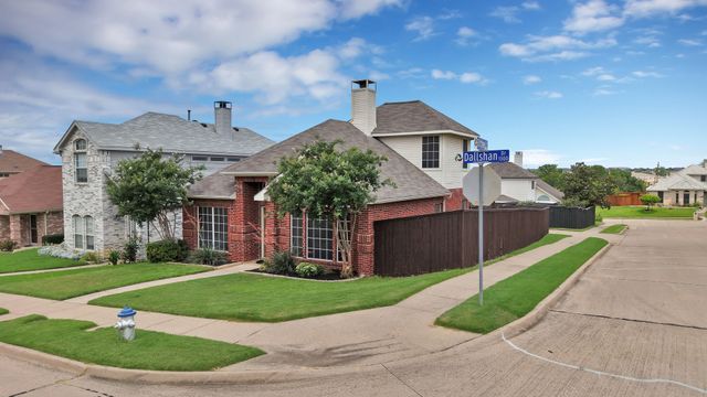 1348 Dallshan Drive, Carrollton, TX 75007