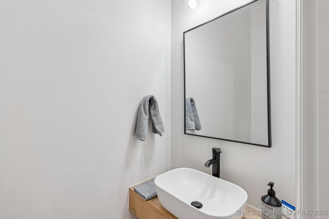 396536 W 2262 Drive, Bartlesville, OK 74006