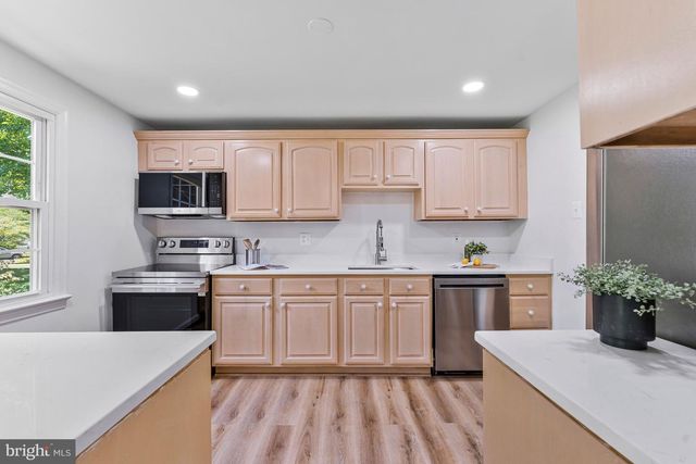 12809 BEXHILL CT, Herndon, VA 20171