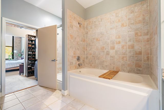 1330 W Monroe Street 310, Chicago, IL 60607