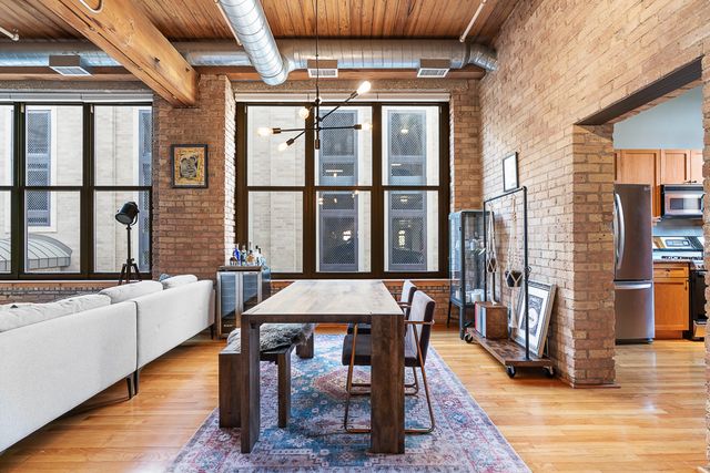 1330 W Monroe Street 310, Chicago, IL 60607