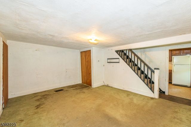1 High St, Andover Boro, NJ 07821