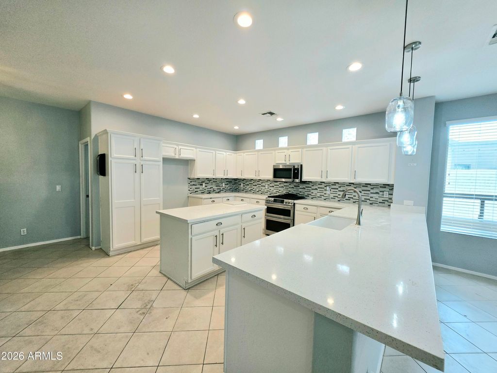 8925 E STONEY VISTA Drive, Sun Lakes, AZ 85248 — photo 2
