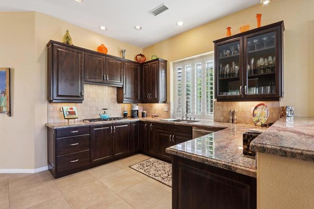 12 Calais Circle, Rancho Mirage, CA 92270