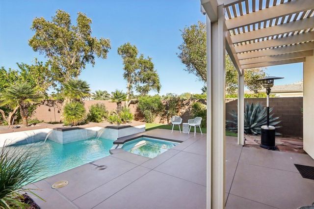 12 Calais Circle, Rancho Mirage, CA 92270