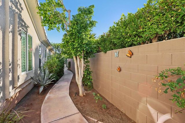 12 Calais Circle, Rancho Mirage, CA 92270