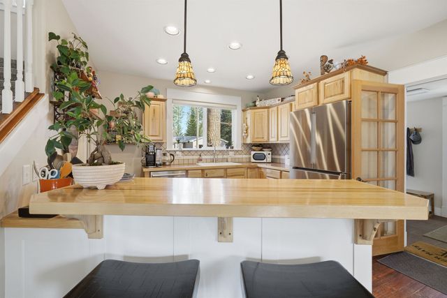 820 N Vernon Ave, Deer Park, WA 99006