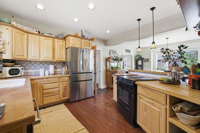820 N Vernon Ave, Deer Park, WA 99006