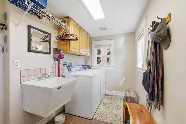 820 N Vernon Ave, Deer Park, WA 99006