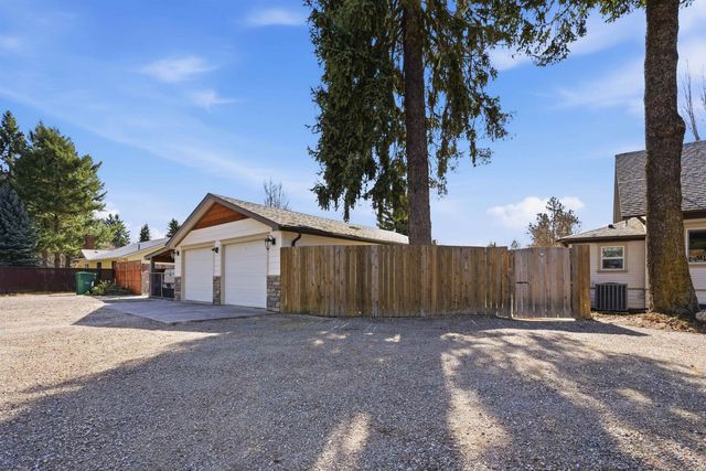 820 N Vernon Ave, Deer Park, WA 99006