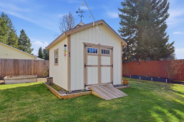820 N Vernon Ave, Deer Park, WA 99006