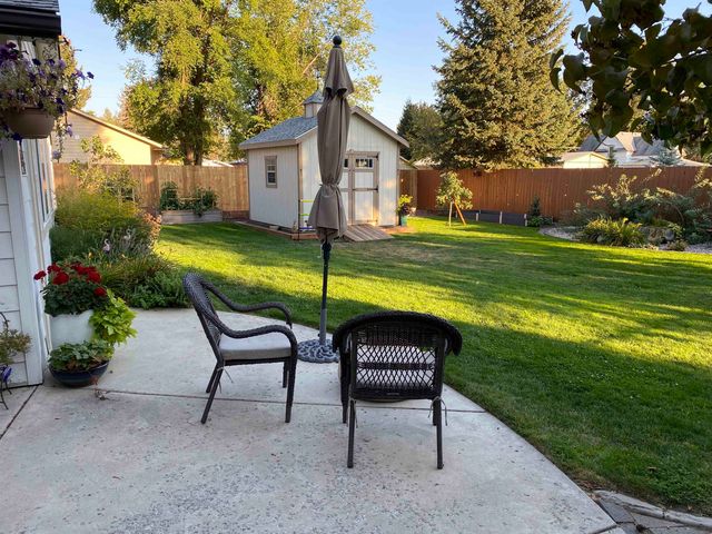 820 N Vernon Ave, Deer Park, WA 99006
