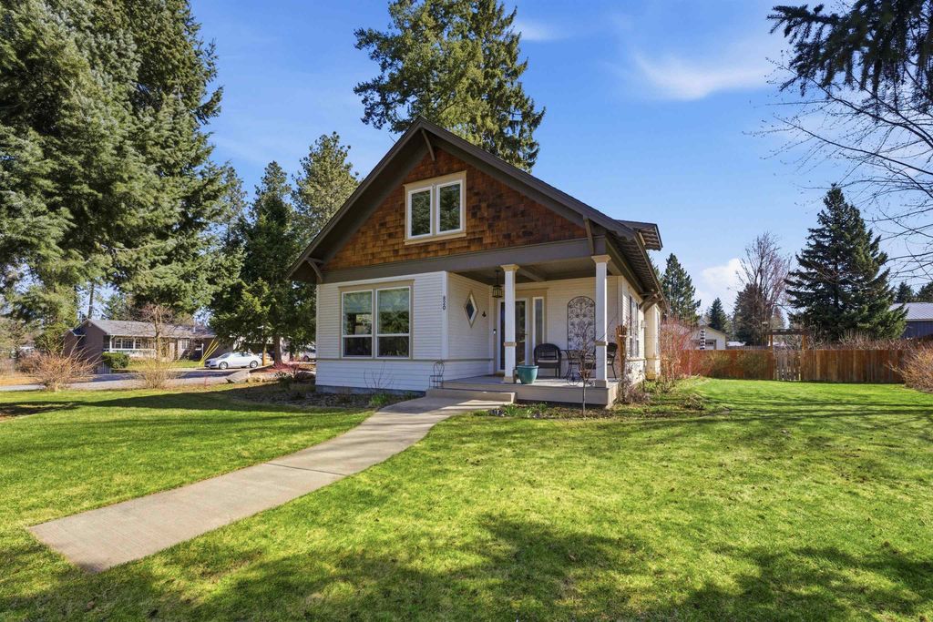 820 N Vernon Ave, Deer Park, WA 99006