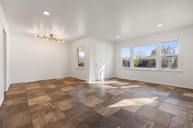 9507 Stratford Drive, The Village, OK 73120