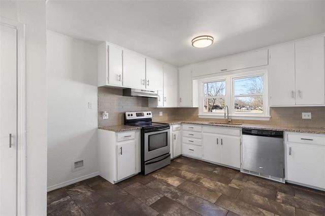 9507 Stratford Drive, The Village, OK 73120