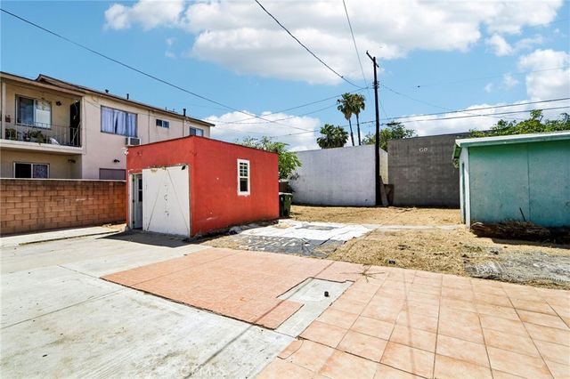 7315 Woodley, Van Nuys, CA 91406