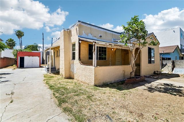7315 Woodley, Van Nuys, CA 91406