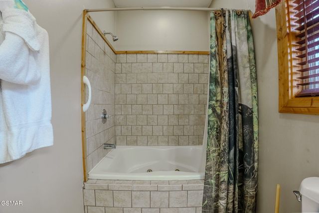 4170 Chamberlain Lane, Sevierville, TN 37862
