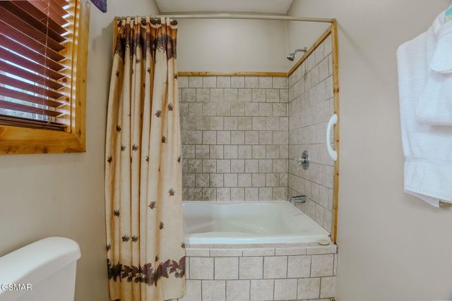 4170 Chamberlain Lane, Sevierville, TN 37862