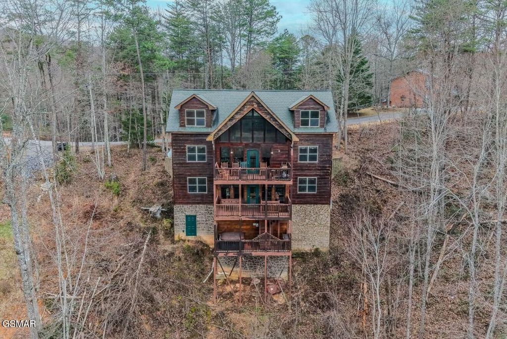4170 Chamberlain Lane, Sevierville, TN 37862