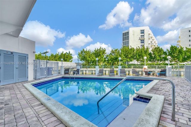 1674 Bay Rd 406, Miami Beach, FL 33139