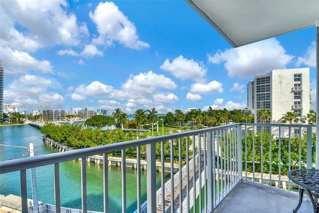 1674 Bay Rd 406, Miami Beach, FL 33139