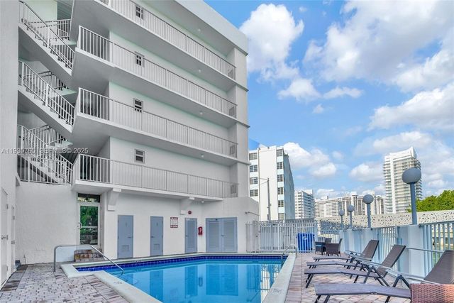 1674 Bay Rd 406, Miami Beach, FL 33139