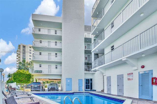 1674 Bay Rd 406, Miami Beach, FL 33139